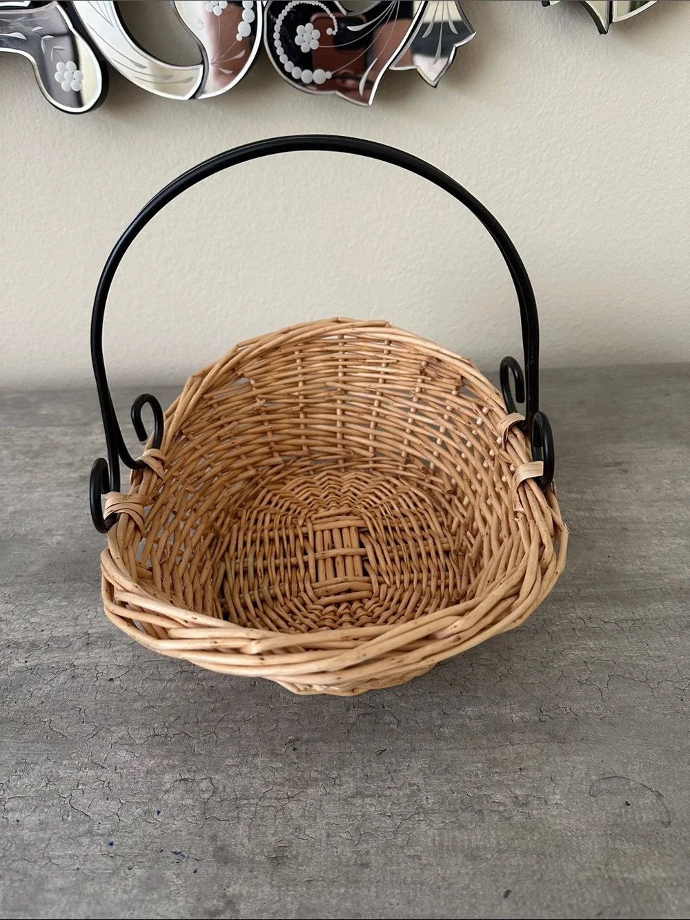 Wicker Basket with Black Metal Handle - Natural